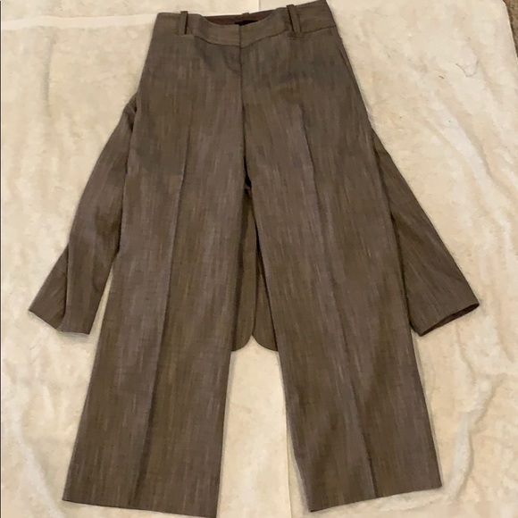 The Limited Suit - Picture 6 of 11